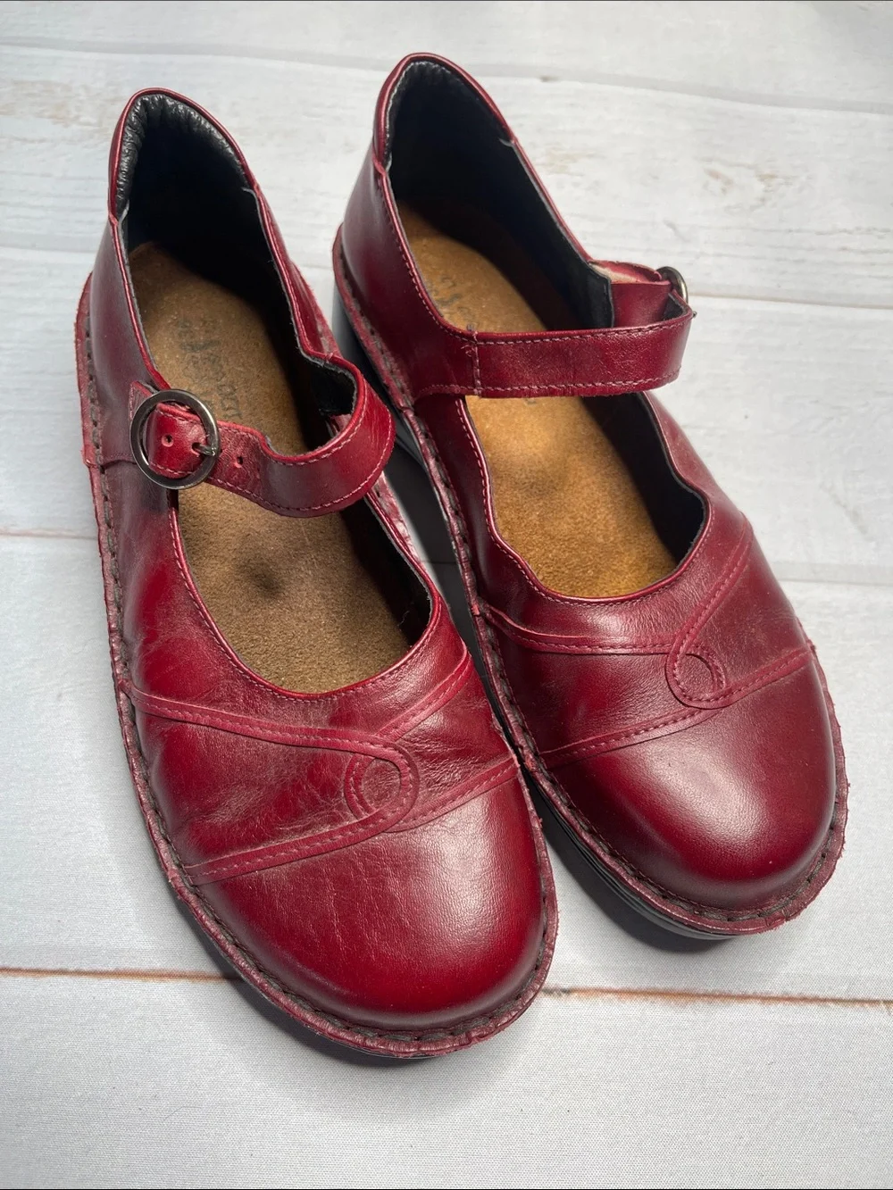 Naot Red Mary Jane Shoes 38 Ladies 7 Red MaryJane Strap Burgundy - Picture 10 of 12
